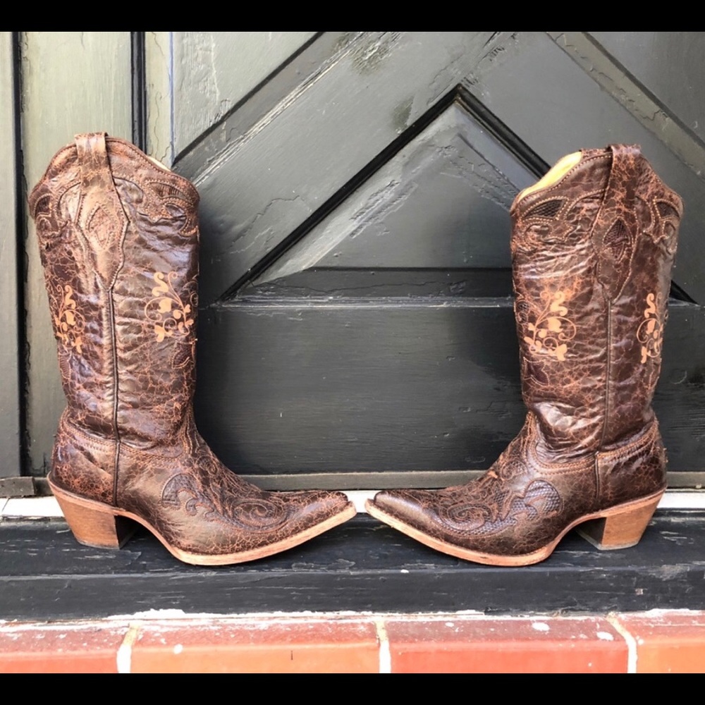 Corral boots